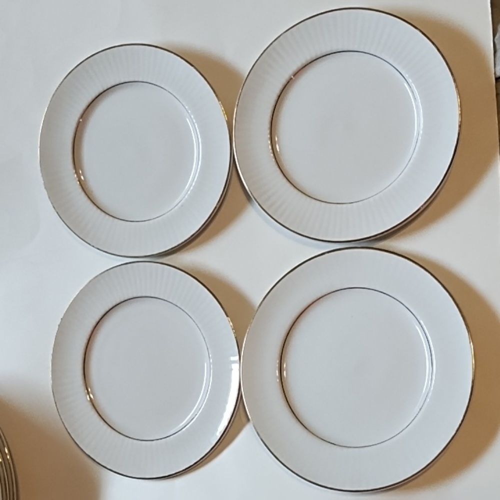 Elegant White With Gold Trim (Set Of 12) - Picture 5 of 10